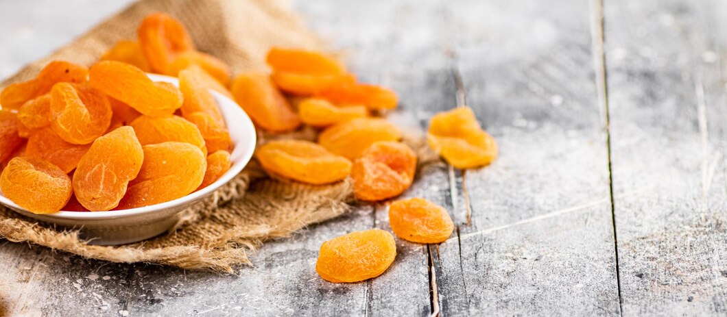 dried apricot and kayisi 
